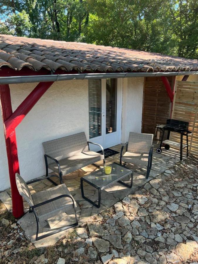 8-Gite 5 Personnes Avec Piscine Saint-Aubin-de-Nabirat Exterior foto