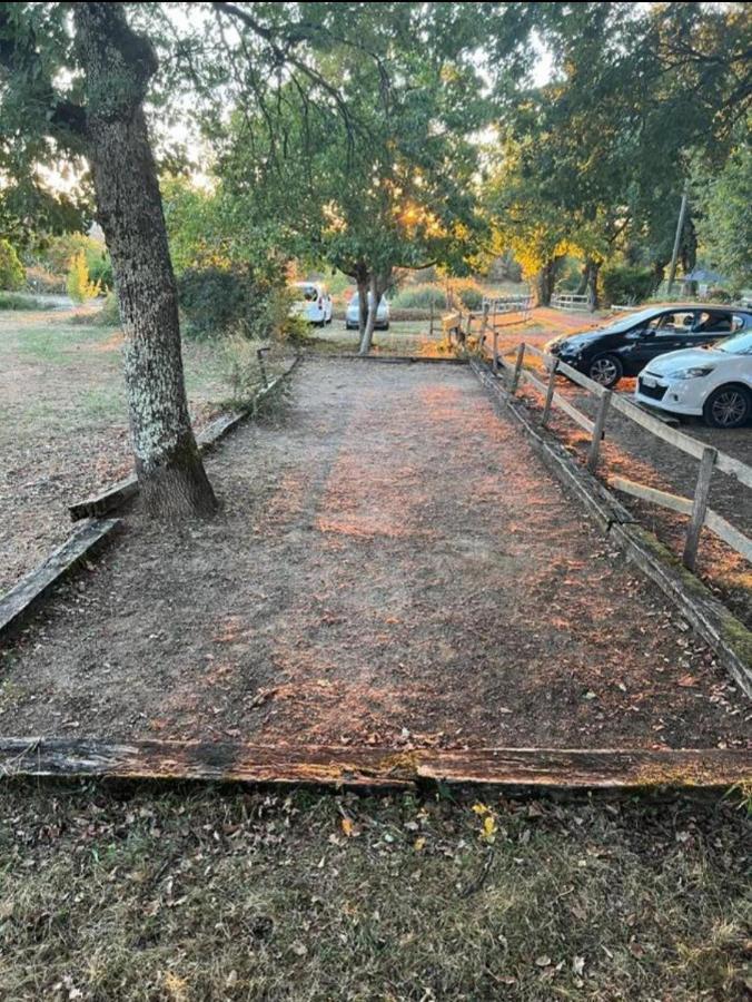8-Gite 5 Personnes Avec Piscine Saint-Aubin-de-Nabirat Exterior foto